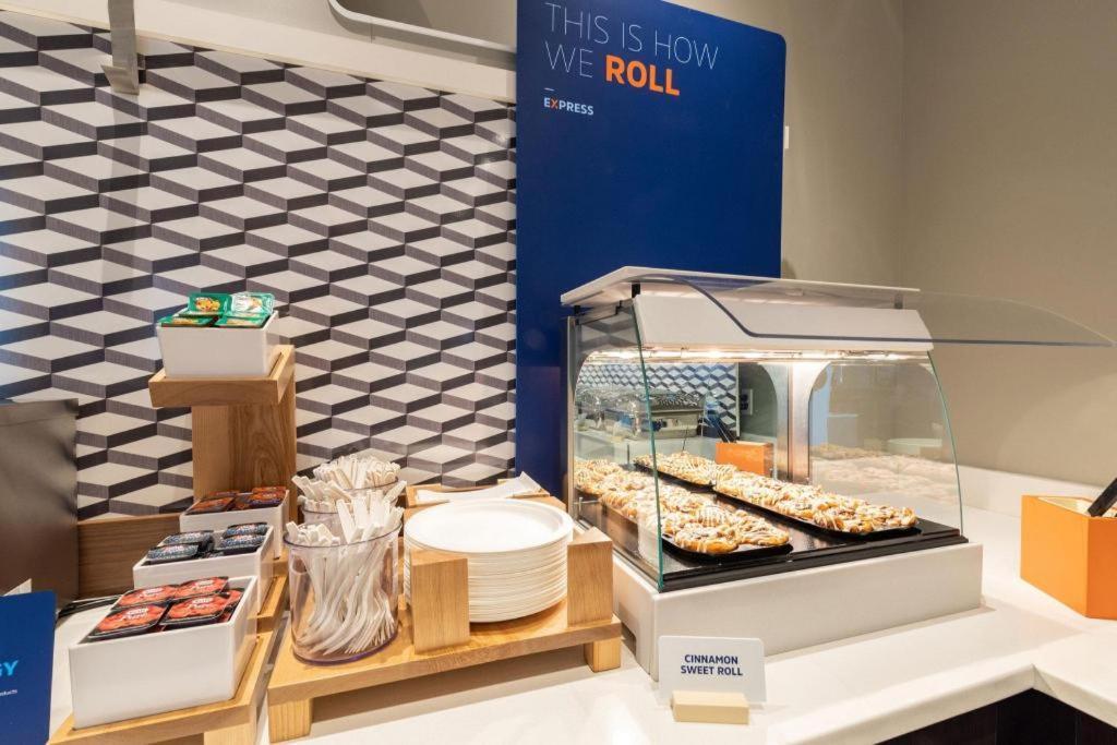 Holiday Inn Express Toronto East - Scarborough By Ihg Eksteriør bilde