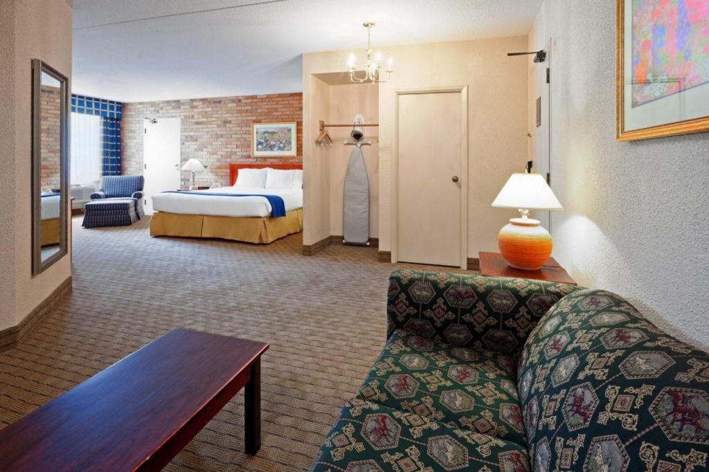 Holiday Inn Express Toronto East - Scarborough By Ihg Eksteriør bilde