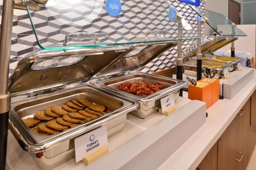 Holiday Inn Express Toronto East - Scarborough By Ihg Eksteriør bilde