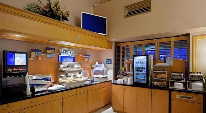 Holiday Inn Express Toronto East - Scarborough By Ihg Eksteriør bilde