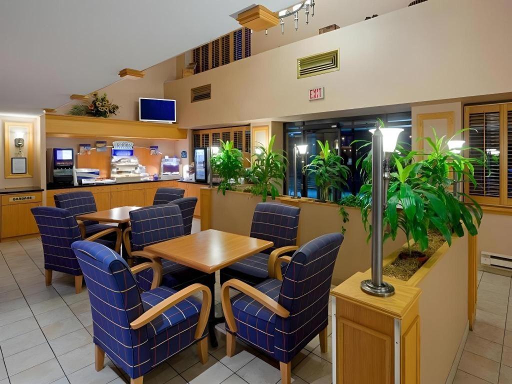 Holiday Inn Express Toronto East - Scarborough By Ihg Eksteriør bilde